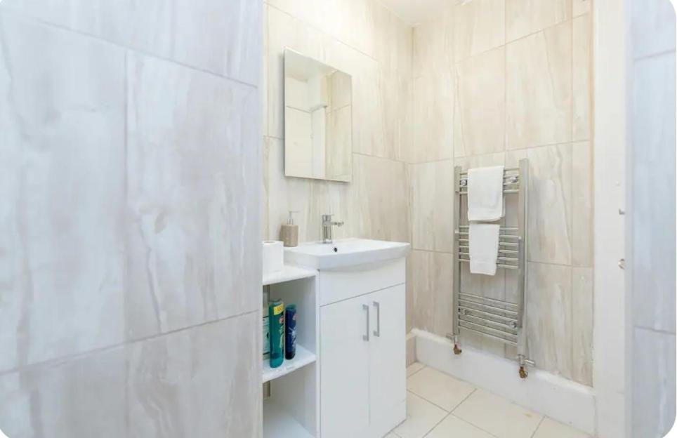 Spacious Double By Batteresa Park - Zone 1 Alloggio in famiglia