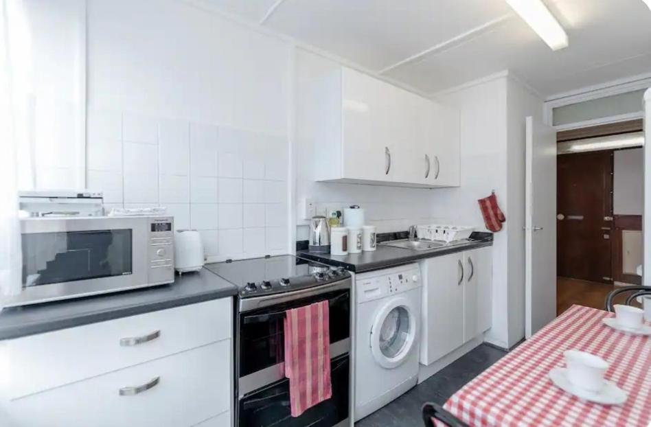 Spacious Double By Batteresa Park - Zone 1 Londra